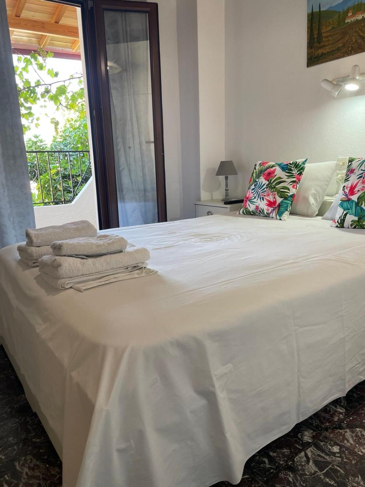 Katerinas Apartmens Skiathos Town Exterior foto